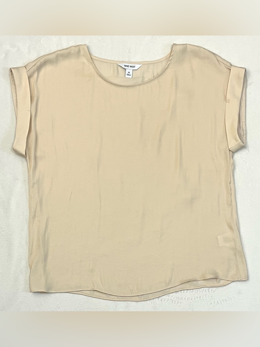 Nine West Short Sleeve Shirt Cream Colored Rolled Cuff Women’s Top Size Medium